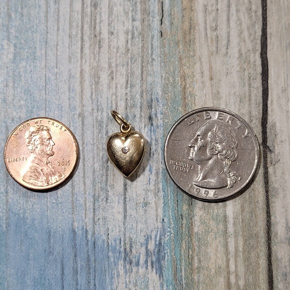 Antique Sloan & Co. 14K Heart Locket Pendant. - Picture 4 of 11